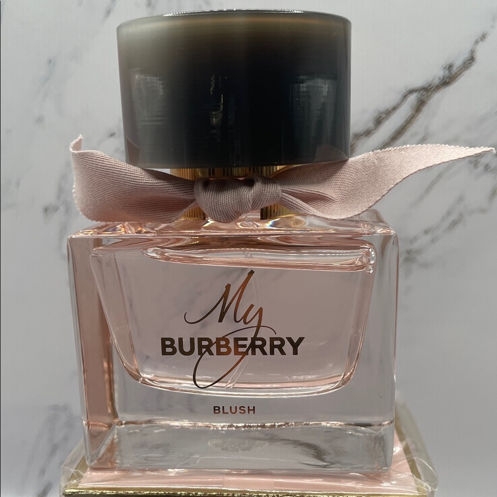 Burberry My Burberry Blush with Pink and Gold Accents - Picture 2 of 3